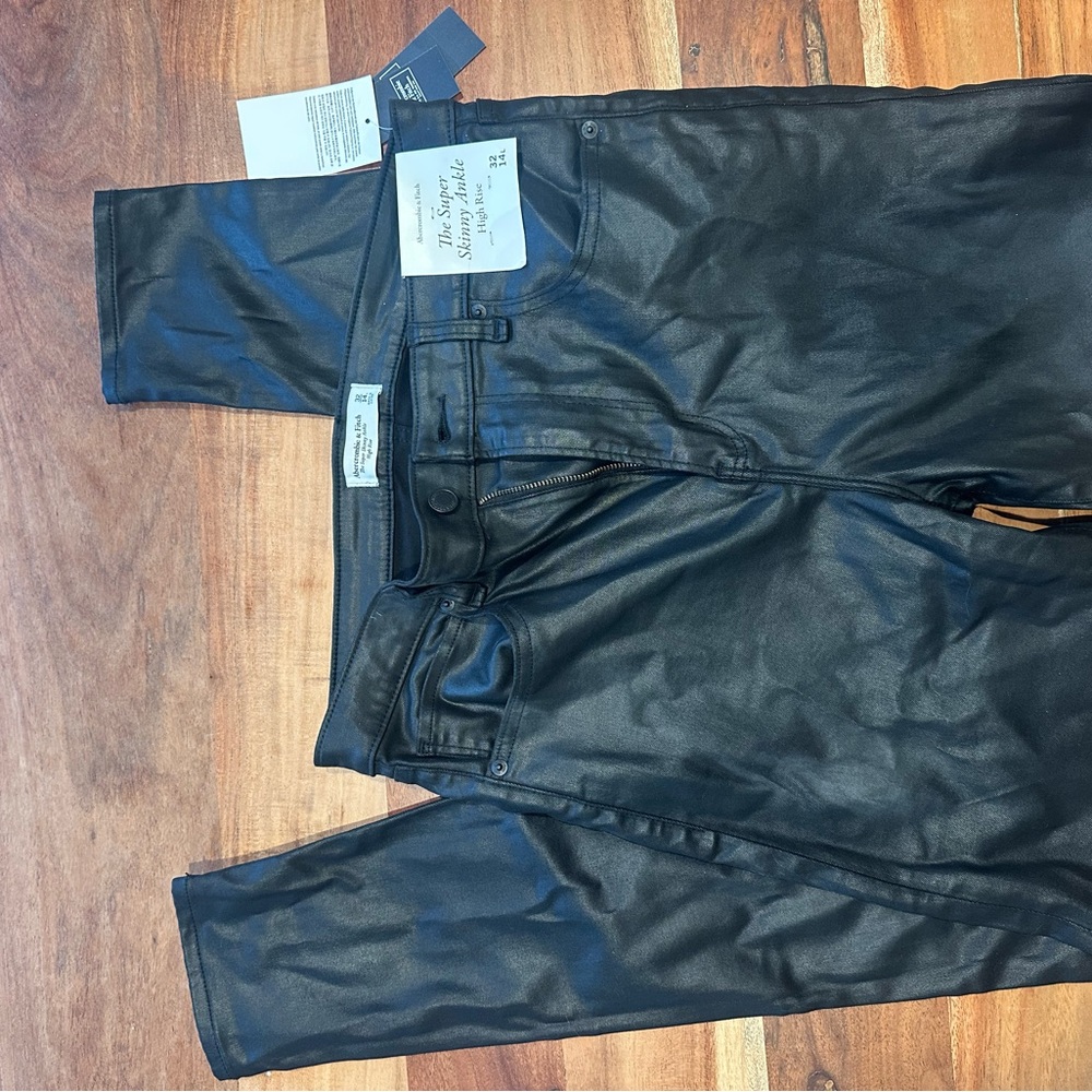 Women’s Faux Leather Skinny